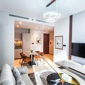 https://stay-exuberant-2br-holiday-home-near-burj-khalifa.sharjah-hotels.com